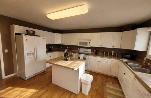 Baxter Casa | Fenced backyard! 6 miles to Cookeville Boat Dock!