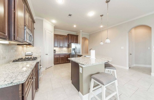 Cypress Casa | Fenced Backyard｜Pet Friendly｜Garage Access｜Single-Story｜Long-term Stay #41228