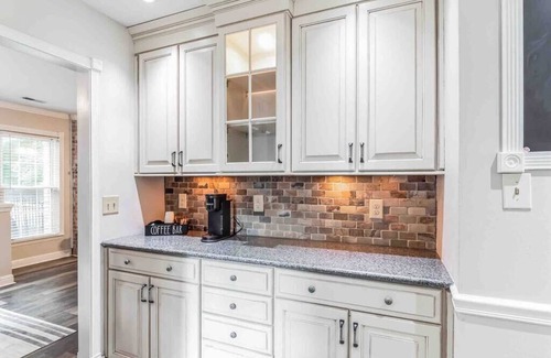 Matthews Casa | Fenced in backyard 4 Family gatherings & Dog Park