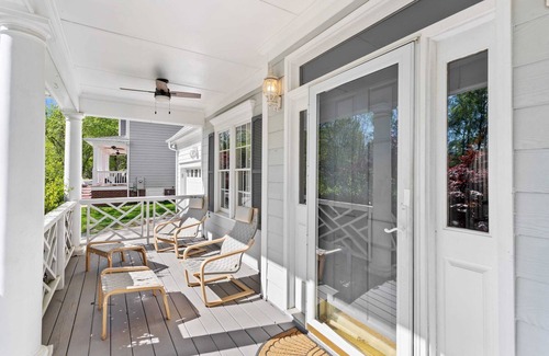 Apex Casa | Fenced In|Pets OK|By DT Apex|King Bed|EV Charger