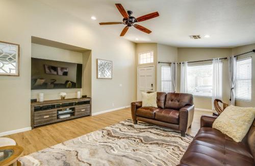 Greenfield Lakes Casa | Fenced-In Pool and Patio Gilbert Home!