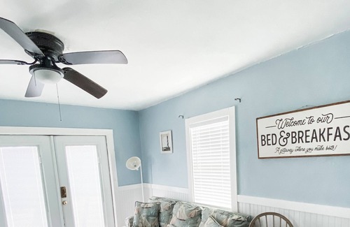 Tropic Cabaña | Fenced in Riverview Cottage with Private Deck