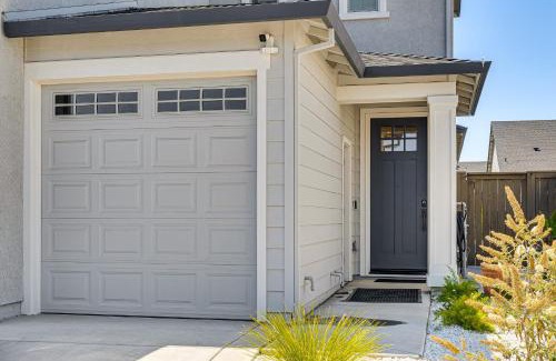 Roseville Apartamento | Fenced-In Yard Apt 7 Mi to Westfield Galleria