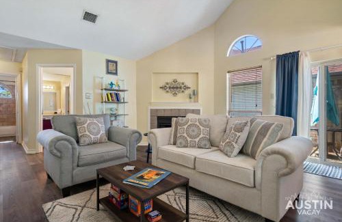 Wells Branch Apartamento | Fenced Yard 2BR 1BA 10m to Domain Near Downtown Pets OK by AUSTIN VACAY