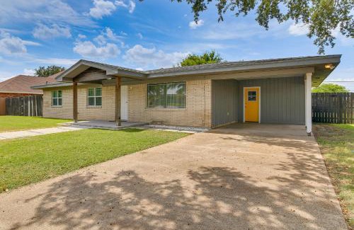Weslaco Casa | Fenced Yard Home Less Than 1 Mi to Mayor Pablo Peña Park