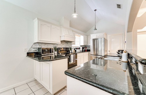 Edinburg Casa | Fenced Yard: Home Near Hospitals in Edinburg!