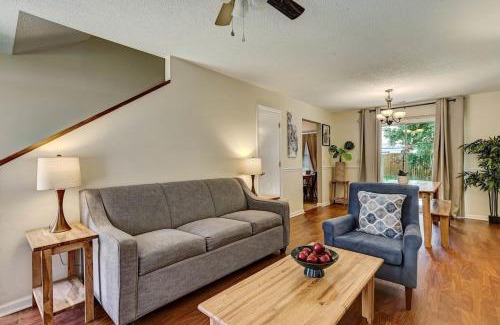 Savannah Casa | Fenced Yard w Pool! Laurelwood Lodging
