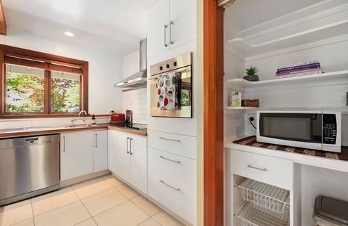 Fendalton Cabaña | Fendalton Villa - Christchurch Holiday Home