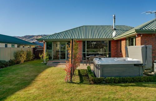 Lowburn Casa | Fenwick - Cromwell Holiday Home
