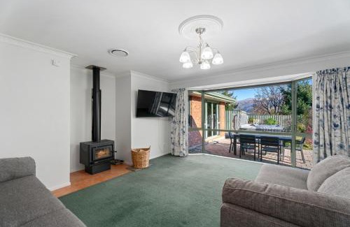 Lowburn Casa | Fenwick - Cromwell Holiday Home