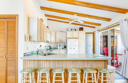 Fenwick Island Casa | Fenwick Island spacious beach house with deck, W/D & full kitchen - dog-friendly