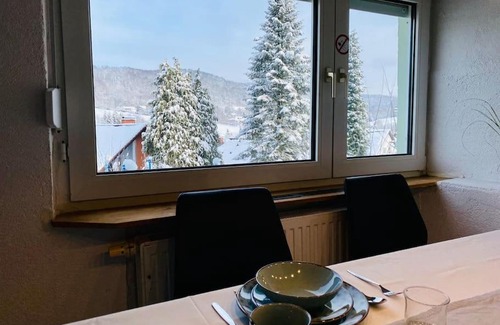 Kirschhausen Apartamento | Ferienwohnung mit Talblick für Monteure