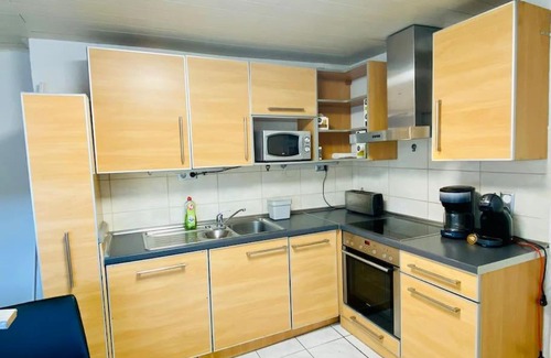 Kirschhausen Apartamento | Ferienwohnung mit Talblick für Monteure
