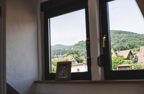 Bischofsheim an der Rhon Condominio | Ferienwohnungen Über den Dächern mit Familienbett