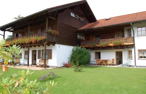 Bayerisch Eisenstein Apartamento | Casa de vacaciones en plena naturaleza, entrada independiente y terraza.