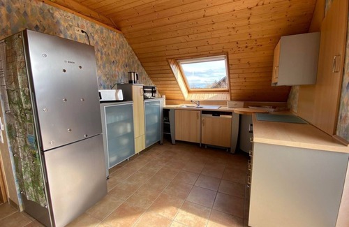 Kottenheim Apartamento | Feriendomizil Marika - 5-bed vacation apartment shower/WC, 2 bedrooms