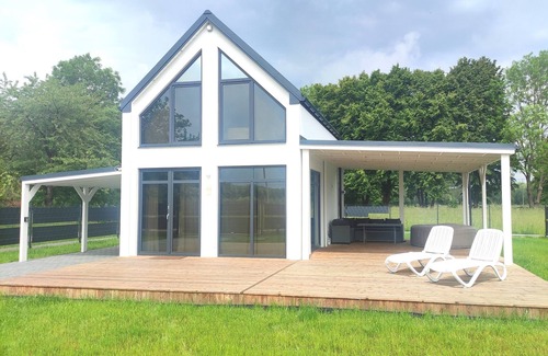 gmina Wolin Casa | Ferienhaus 70qm bis 5 Gäste, Sauna, Whirlpool, 75qm Terrasse Eingezäuntem Garten