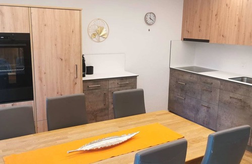 Saas Grund Apartamento | Ferienhaus Adonis by Interhome