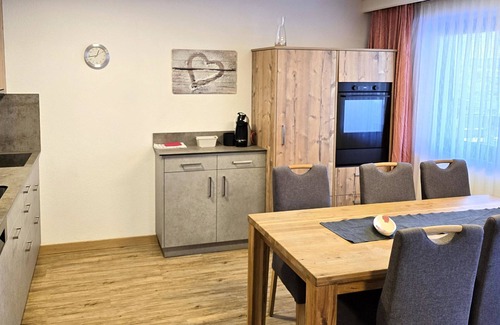 Saas Grund Apartamento | Ferienhaus Adonis by Interhome