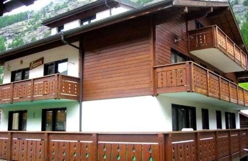 Saas Grund Apartamento | Ferienhaus Adonis by Interhome