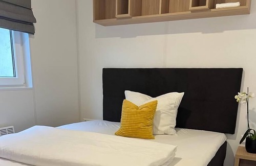 Bodenwoehr Apartamento | Ferienhaus am See mit Terrasse