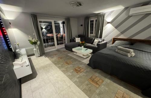 Bilice Villa | Ferienhaus Bilice - Pool beheizt - Fitness - Relax