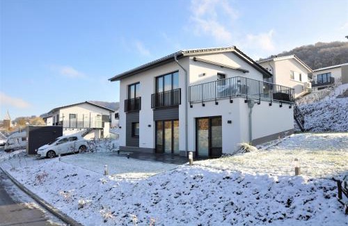 Heringhausen Casa | Ferienhaus direkt am Diemelsee-Heringhausen-Willingen-Toplage-Sauna-3 Schlafzimmer-2 Terrassen-109 qm-incl Wäsche