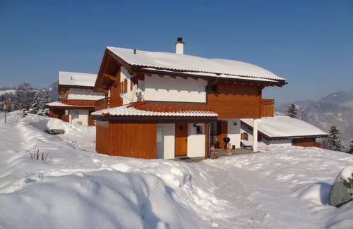 Grusch Chalet De Esquí | Ferienhaus für 8 Personen in den Bergen, Sauna