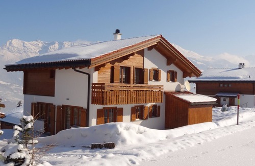 Grusch Chalet De Esquí | Ferienhaus für 8 Personen in den Bergen, Sauna