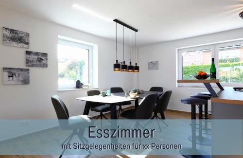 Hockelheim Casa | Ferienhaus Northeim - 300qm - 3 Wohnungen - 12 Zimmer - bis 18 Gäste - Kleinkinder reisen gratis - für Familien und Gruppen - Küchen mit Spühlmaschine Backofen, Mikrowelle - Smart-TV - WLAN - Fußbodenheizung, Klimaanlage & Raffstores - nähe Göttingen