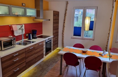 Reinhardsbrunn Casa | Ferienhaus Rehblick - direkt in der Natur, mit Lesezimmer und zwei Terrassen