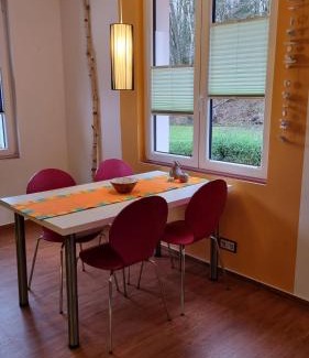 Reinhardsbrunn Casa | Ferienhaus Rehblick - direkt in der Natur, mit Lesezimmer und zwei Terrassen