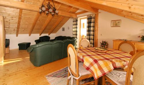 Regenhutte Apartamento | Ferienhaus Schachtenbach