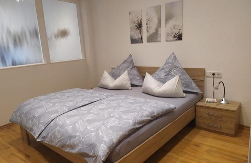 Niederemmel Apartamento | Ferienhaus Schenden