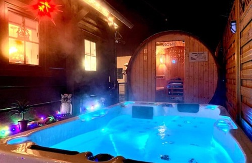 Grossschoenau Apartamento | Ferienhaus Sissi mit Whirlpool, Sauna u Sehr Ruhig