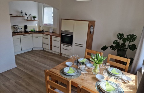 Filsen Apartamento | Ferienhaus Steigrhein Apartment mit Balkon und Flussblick im Erdgeschoss
