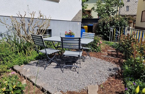Filsen Apartamento | Ferienhaus Steigrhein Apartment mit Balkon und Flussblick im Erdgeschoss