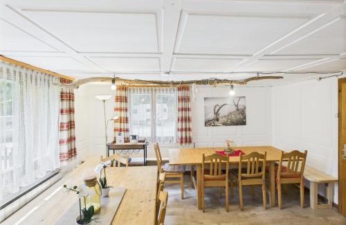 Buers Casa | Ferienhaus zum Klettersteig - Kletterwand, Abstellraum für Ski oder Bikes, Sauna, Kellerbar,