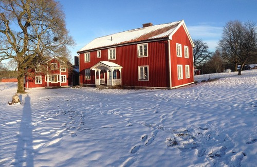 Asenhoga Casa | Ferienhof Sörgården - Histórico Casa de madera y 2 apartamentos grandes