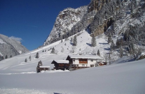 Mayrhofen Apartamento | Ferienhof Talaste - Naturparadies Inmitten der Zillertaler Alpen - Fewo Isabella