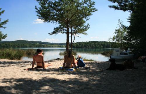 Wackersdorf Apartamento | Ferienvilla am Brückelsee