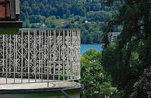 Krumpendorf am Woerther See Apartamento | Ferienwohnung am Wörthersee Villa Waldbach