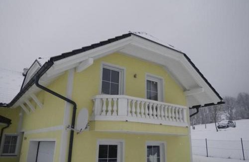 Sankt Martin am Grimming Apartamento | Ferienwohnung Schmid