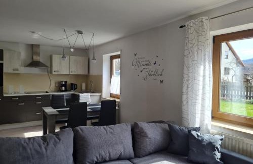 Bischofsheim an der Rhon Apartamento | Ferienwohnung Chrissi