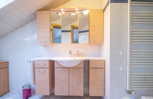 Mainz-Bingen Apartamento | Ferienwohnung in Ruhiger Seitenstraße mit Balkon