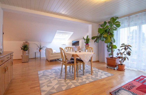 Mainz-Bingen Apartamento | Ferienwohnung in Ruhiger Seitenstraße mit Balkon