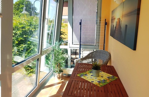 Neuensien Apartamento | Ferienwohnung 2 im Haus am See mit Terrasse und Wintergarten