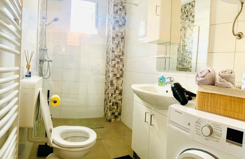 Hafendorf Apartamento | Ferienwohnung - 3 Zimmer, Petrovic