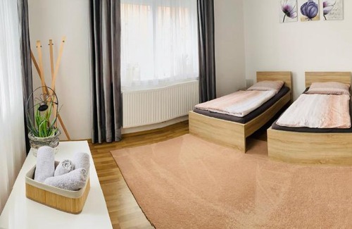 Hafendorf Apartamento | Ferienwohnung - 3 Zimmer, Petrovic
