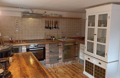 Schoenfeld-Weissig Apartamento | Ferienwohnung Alte Post mit Terrasse, Kamin und Gartenblick